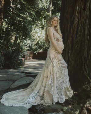Elle Evans Instagram - Being Lovella’s Mom is by far my greatest achievement & joy in this lifetime! This darling girl brings me boundless joy, endless smiles, and immense pride. She is truly the most remarkable, compassionate, kind, and gentle soul & honestly amazes me every day with her beautiful heart, mind, and soul. I never knew love this deep until my Lovella was born and my love for her grows deeper every minute of every day! #HappyMothersDay to all the Moms out there 🤍