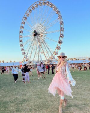 Elle Evans Instagram - Coachella is always full of surprises! This year we went in easy chill mode, wholesome family style & saw only a few of our favorite acts & favorite friends & enjoyed every moment! Thankful for my smokin hot headliner of a husband for one last frolic on my favorite playground before our next baby is born 🤍 None of this would have been possible without our network of crew & connections & we are so grateful to you all!! You know who you are 🌈🎡🏜️🤘 (swipe to the end for a bit of the bedtime wholesomeness) #coachella