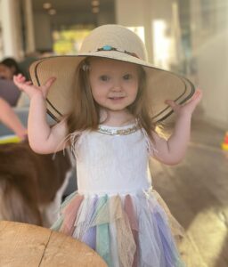 Actress Elle Evans HD Instagram Photos and Wallpapers October 2022