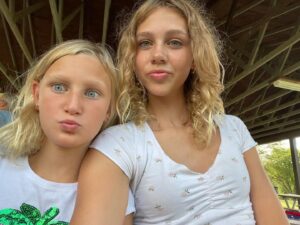 Elle Graham Instagram - Sisters👯‍♀️