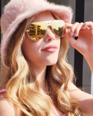 Elle McKinnon Instagram - No Shade