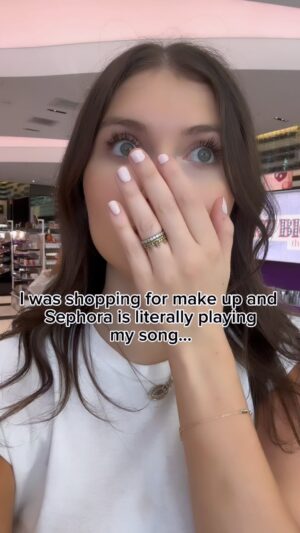 Elle Winter Instagram - This was wild!!! I have another reason to be obsessed with @sephora now 🤣

#reels #explore #discover #newmusic #music #singer #singersongwriter #pop #popmusic #originalsong #originalmusic #relatable #sephora #yeahno #makeup #wow #crazy #lol #girlythings #viral #pov