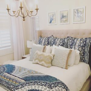 Elle Fowler Instagram - My guest bedroom 😻 This is the only room in my house that is completely done lol!