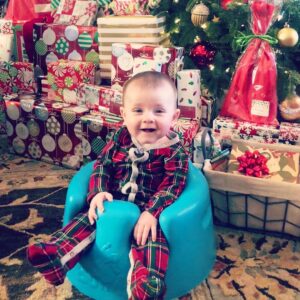 Elle Fowler Instagram - Happy Christmas Eve from my family to yours! 🎄🎉🎁