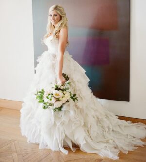 Elle Fowler Instagram - I loved this dress so much 😍 @moniquelhuillierbride @brides @joelserrato