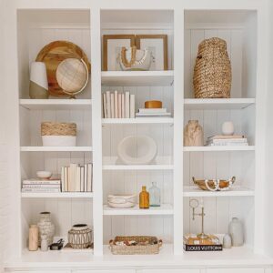 Elle Fowler Instagram - Bookshelves looking 🔥