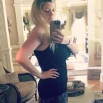 Elle Fowler Instagram - 1 month post partum and feeling like myself again! (Mostly lol!)