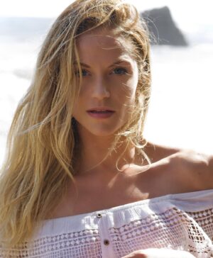 Ellen Hollman Instagram - Beachside Autumn in Cali…yes please 🌞
-
-
-
📸 @joey.meteoric #california #beachside #summer #autumn #LA #actress #bikini #photoshoot skincare @luuhairdesign #matrix4 #ocean #beachlife #malibu