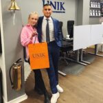 Ellen Bergström Instagram – Nu är jag sommarstugeägare i Läppe! Tog så klart hjälp av bästa mäklaren @samirbadrans 😍🖌