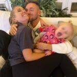 Ellen Bergström Instagram - Min lilla familj 🙈❤️ Lätt att ta en bild på en 1,5-åring.. 😅