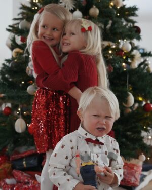 Ellen Bergström Instagram - God jul från oss ❤️
