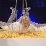 Ellen Bergström Instagram - Nu vet jag vad ordet harmoni innebär ❤️ Att få sänkas ned som en dipp i chips en fredagskväll. Wow. Tack @svt för denna upplevelse #1motSverige