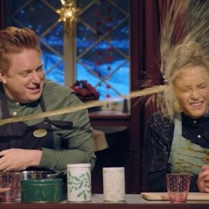 Ellen Bergström Instagram - Ni missar väl inte Julköket imorgon? 😅 @markusgranseth @svt