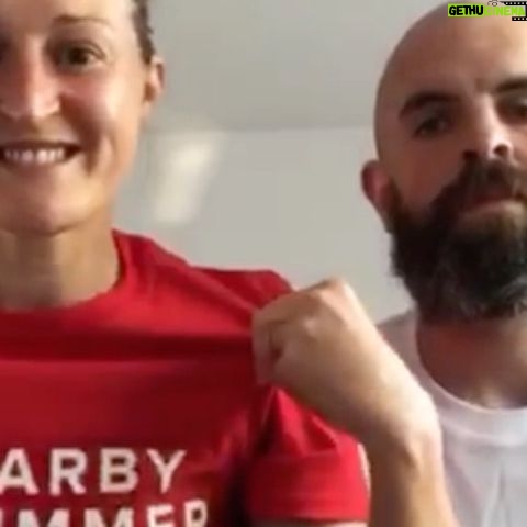 Ellen White Instagram - Running 🏃🏼♀️ 🏃🏻♂️ and a lost football for us today 🙃😂 Plus incredible amounts of money raised so far two weeks into #100kinMay All for @darbyrimmermnd #AttackMND 👊🏻 Link in bio to donate 🥰