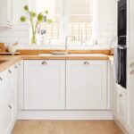 Ellen White Instagram - Ad | My kitchen has been transformed from a dark and enclosed space into the kitchen of my dreams 🤩🥰 It’s quite a small space but @howdensjoinery have helped me open it up by choosing lighter kitchen cabinets, in Chilcomb Dove Grey, and going with a U-shaped design. It’s so much brighter than before 🌞 #Howdens