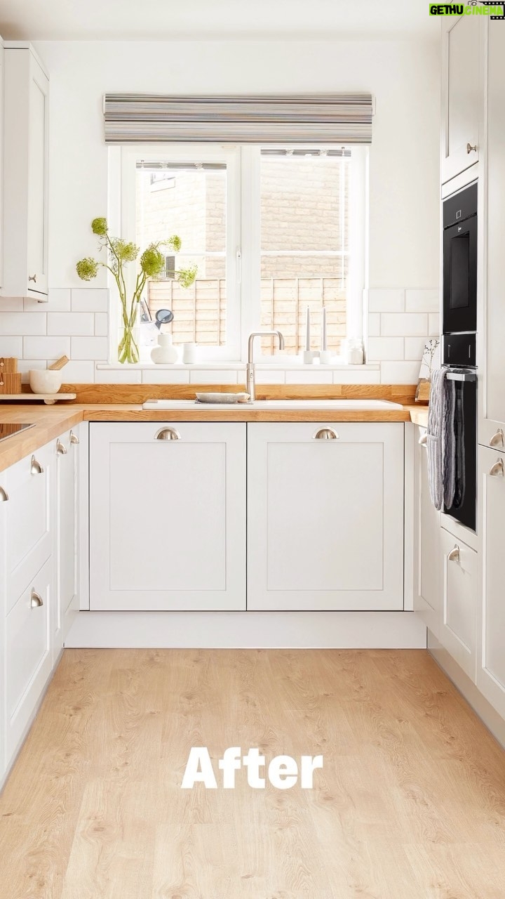 Ellen White Instagram - Ad | My kitchen has been transformed from a dark and enclosed space into the kitchen of my dreams 🤩🥰 It’s quite a small space but @howdensjoinery have helped me open it up by choosing lighter kitchen cabinets, in Chilcomb Dove Grey, and going with a U-shaped design. It’s so much brighter than before 🌞 #Howdens