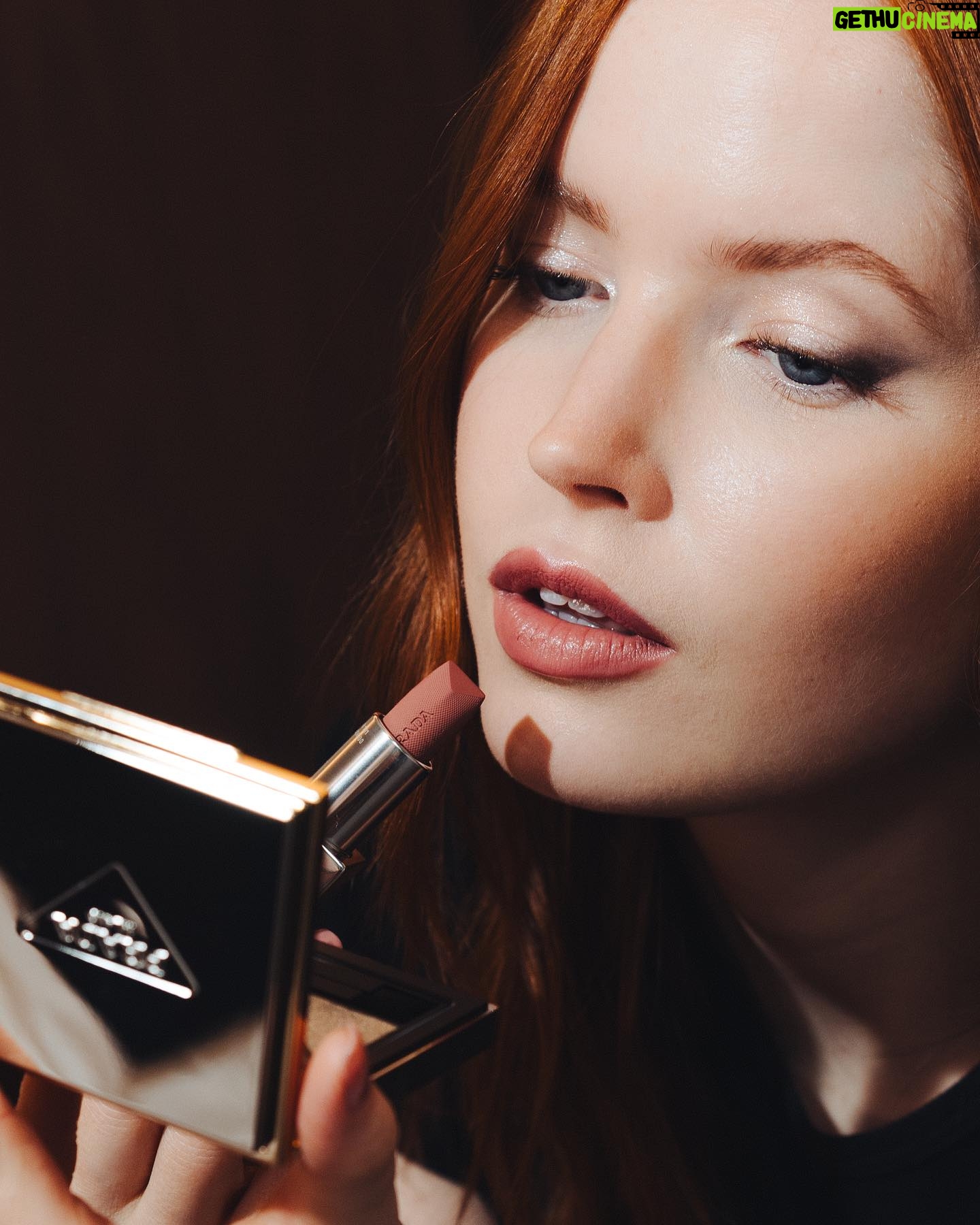 Ellie Bamber Instagram - Fully @pradabeauty for #PradaFW24 π€π©Άπ€ #PradaBeauty #PradaMakeup Wearing Prada Reveal foundation in LN5, Prada Dimensions eyeshadow in 02 Profusion, and Prada Monochrome lipstick in B101 Tiepolo #ad