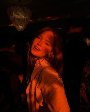 Ellie Bamber Instagram - cosy moments 🥰