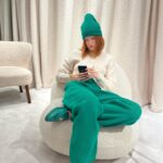 Ellie Bamber Instagram - a gnome and her phone 📞🧤