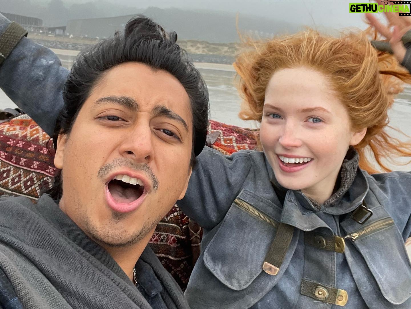 Ellie Bamber Instagram - 🧙🏻♀️🧙🏻♂️ 2. @poppyclouter is the true magician 💚 3. first time trying uber pool option 7. taking reservations for my pop up restaurant 8. Amars squats have been paying off 10. tik tok trio caught in the act ?!