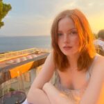 Ellie Bamber Instagram - never enough factor 50 🌞