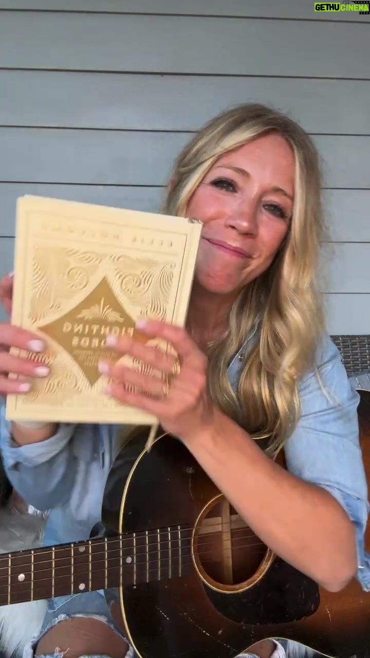 Ellie Holcomb Instagram - Thanks for joining me live as I told some of the story of Fighting Words, expanded edition! All the née Psalms I added to this edition have SONGS to go with them , so you can bury some treasure and light in your heart! My prayer as you hold onto God‘s promises with me, is that we would all grow incandescent with hope!!!! Link in bio to order vinyl and this new book! Thx for tuning in and singing along !