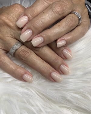 Elluz Peraza Instagram - Mis uñas por Lorena en Look me up salón Doral