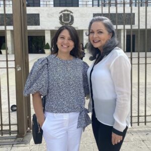 Elluz Peraza Instagram - A la entrada del Congreso de República Dominicana con @johannavirtual
