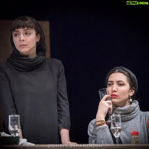 Elmira Dehghani Instagram - 🎭 تمديد اجراى نمايش «نيمه تاريك ماه» پس از استقبال گرم مخاطبان در تماشاخانه «ملک» ———————————————— ✔خرید بلیت از سایت tik8.com ———————————————— ▪کدتخفیف ۴۰ درصدی ويژه دانشجویان: ntm-tkiiv40 ———————————————— #نیمه_تاریک_ماه ، هرشب ساعت ۲۰:۳۰، «تماشاخانه ملک» ———————————————— خیابان شریعتى، خیابان ملک (نرسیده به بهار شیراز)، نبش خیابان وزوایى، پلاک 13. ———————————————— ▪کارگردان: #داود_بنی_اردلان . ▪بازيگران(به ترتیب حروف الفبا): #روزبه_حصاری #المیرا_دهقانی #بهزاد_عمرانی #رامونا_شاه #سام_کبودوند #حسین_کشفی_اصل و #نیکی_مظفری ———————————————— تیزر: «پن استودیو» pan__studio@ . @davoodbaniardalan @leila.jafariiii @iman_yazdi @roozbehhesari @elmiradehghani @behzadomrani @ramoona.shah @sam_kaboudvand @h_kashfiasl @nikimozaffari @nedasorme @farnoush_aba @shirin.jahanzadeh @aboozar_nemati @otaghe_khial @@raazgolestani_secret @kevazingo_interior @mytik8 ———————————————— #تياتر#تئاترخوب_ببينيم#دی#٩٨#تئاتربازها#تهران#ايران#تیاتریها#تیاتر_ببینیم#بازيگر#بازيگر_تياتر #theatre 