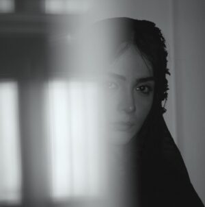 Elmira Dehghani Instagram - اختلال محتمله تو رؤیایی از یه قماش دیگه
از یه رودخونه به یه رودخونه ی دیگه
بالای شهر و پایین شهر
وقتی رؤیا از این ور و اون ور تیپّا بخوره
خب احتمال اختلال
زیاده دیگه

لنگستون هیوز