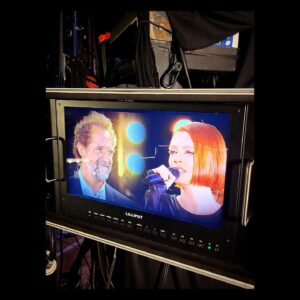 Élodie Frégé Instagram - Retrouvez moi au bras de @stephdegroodt tout de suite sur @france2 pour faire briller une étincelle des « Choses de la vie » , lors de l émission faisant hommage aux musiques et chansons de cinéma : «  Cannes chante le cinéma ». 

Ce fut un moment vibrant, avec ce film et cette chanson que j aime tant. Stephane fut un partenaire idéal et sensible quelle joie ! 

Et puis, merci à toutes les équipes de la chaîne, du festival, et de @dmls_tv ainsi qu à mon manager @laurentmanganas , et bien sûr mes fées @charline_carrette , @brigittemeirinho et @aurelienstorny   @daname_paris , @destree   @dresscode_agency ✨✨✨

Vive le 7eme art, vive la musique qui le nourrit et l’habille aussi ! ♥️🎶🎥