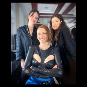Élodie Frégé Instagram - Retrouvez moi au bras de @stephdegroodt tout de suite sur @france2 pour faire briller une étincelle des « Choses de la vie » , lors de l émission faisant hommage aux musiques et chansons de cinéma : «  Cannes chante le cinéma ». 

Ce fut un moment vibrant, avec ce film et cette chanson que j aime tant. Stephane fut un partenaire idéal et sensible quelle joie ! 

Et puis, merci à toutes les équipes de la chaîne, du festival, et de @dmls_tv ainsi qu à mon manager @laurentmanganas , et bien sûr mes fées @charline_carrette , @brigittemeirinho et @aurelienstorny   @daname_paris , @destree   @dresscode_agency ✨✨✨

Vive le 7eme art, vive la musique qui le nourrit et l’habille aussi ! ♥️🎶🎥