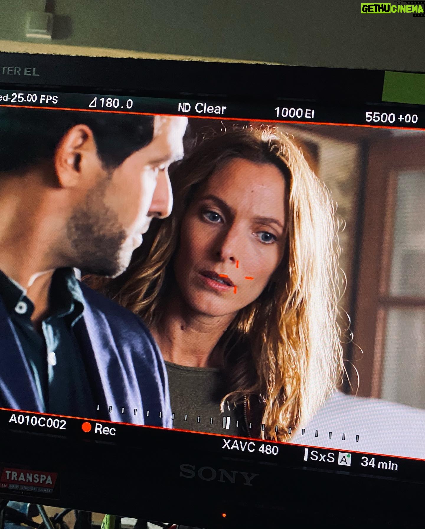 Élodie Varlet - 3.1K Likes - Lundi. J4 .
Régalade avec le partner @samy_gharbi
@adrenaline_prod
@francetelevisions
@agence.vdl
#lesecretdelagrotte