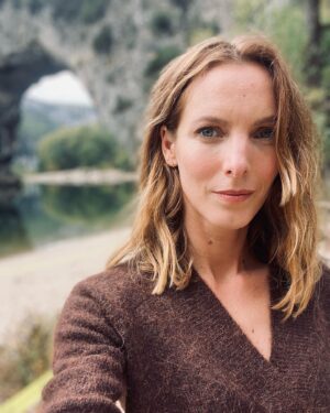 Élodie Varlet Instagram - Jour 1 en Ardèche !
#capitaine #nouveauprojet #soexcited 
@adrenaline_prod 
@francetelevisions 
@samy_gharbi