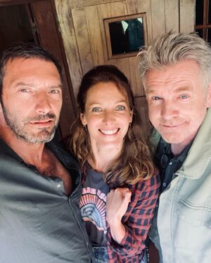 Élodie Varlet Instagram - ✨Portfolio des premiers jours ! 

#sectionderecherches #equipedechoc 
#lareunion #episodespecial #chance 
#sohappy #🏔️ #🚁 #🍀 

Retrouvailles avec ma @fabienne_carat 💕&
@francksemoninofficiel 
@xavierdeluc 
@elisetielrooyoff 
@isabellevitari 
@sitrukolivier 
@laurent_maurel 
@soanofficiel 

@mediawan.officiel @tf1
@agence.vdl