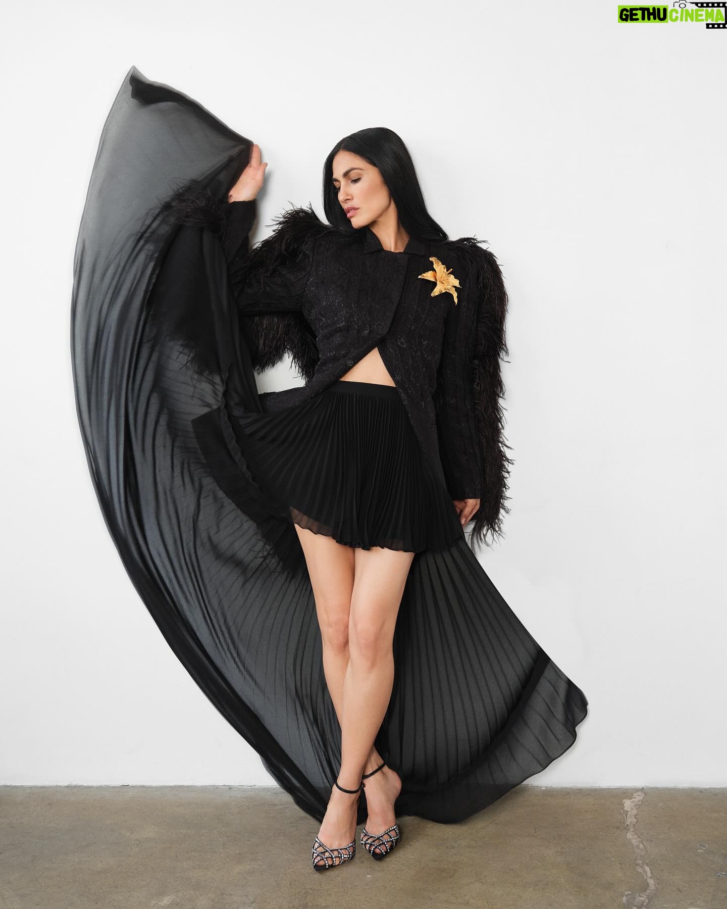Elodie Yung Instagram - Elodie Yung on navigating grief, and how empathy connects us all “We’ve had a very hard season. We lost a friend and colleague this season, and so, more than any time, we tried to find those light moments throughout.” - Talent: Élodie Yung @e.l.o.d.i.e.y.u.n.g Words: Jiselle Liu @jiselle03 Photos: Matt Doheny @dohenyphoto Fashion: Sky JT Naval @sky_is_dlimit Makeup: Sarah Uslan @sarahuslan Hair: Marcus Francis @marcusrfrancis