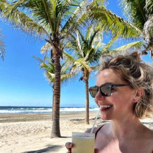 Eloise Mumford Instagram - ......i like pina coladas.