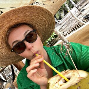 Eloise Mumford Instagram - ......i like pina coladas.