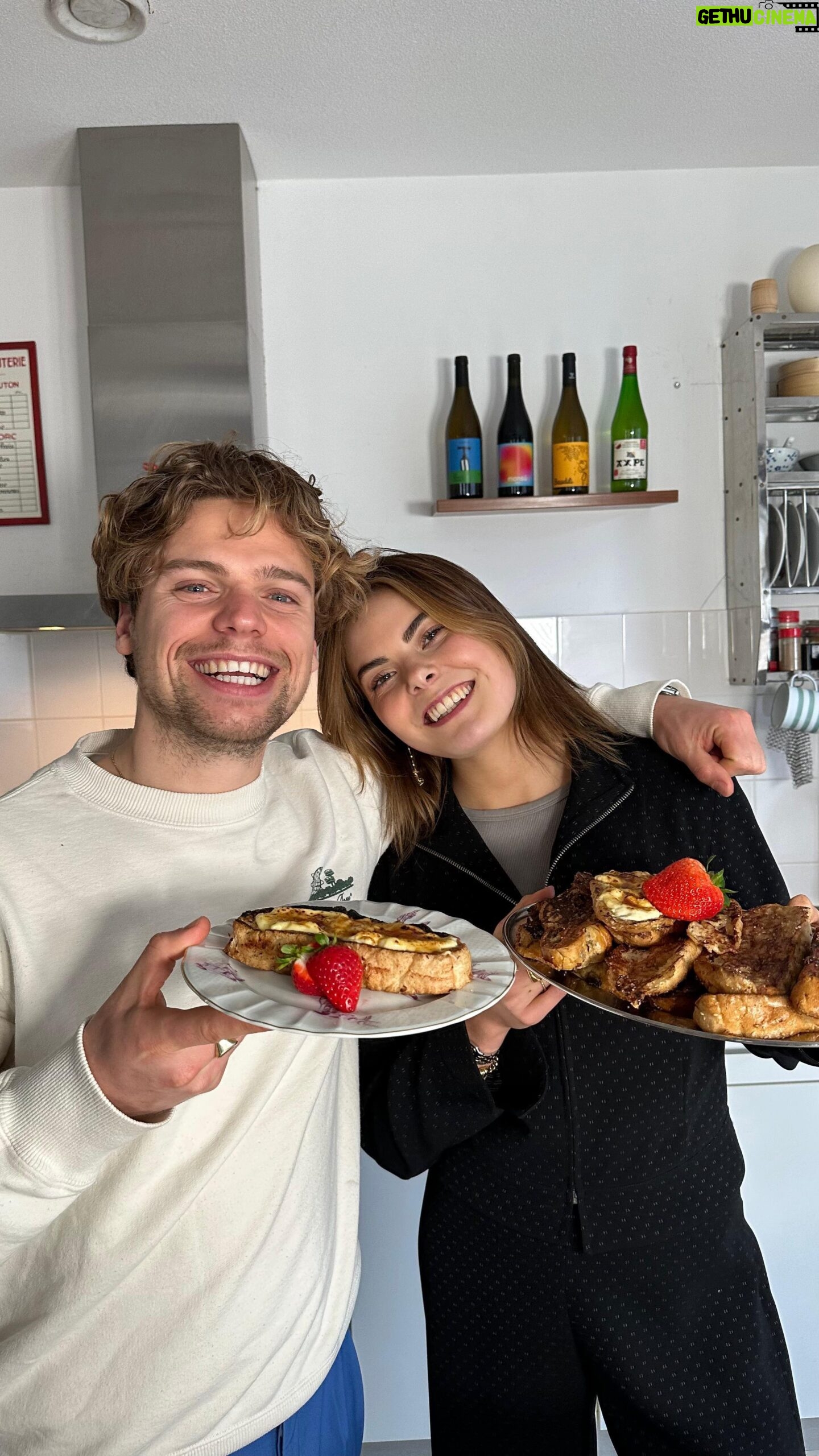Eloise van Oranje Instagram - Hele gezellige zondag gehad met @eloisevanoranje en het onder het genot van mama’s wentelteefjes gehad over familiezondagen, amandelmelk en hoe restaurants bezoeken een hobby kan zijn. Check mmmmmm! #samencheffen #koken #wentelteefjes #familie
