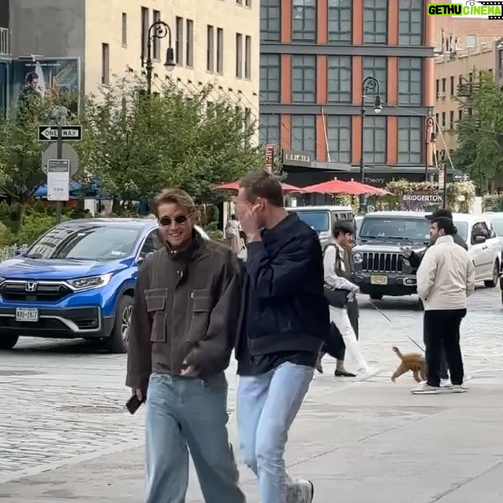 Eloise van Oranje Instagram - 🤝rob en daan🤝 never a dull moment met deze twee. ik kan genieten van alle momenten samen - random feestjes, lekkere restaurantjes, goeie gesprekken en grappige verhalen. allebei heel blij jullie in mijn leven te hebben. en nu KLAAR met dat zoetsappige - jullie zijn ook gewoon echte debielen met z’n tweeën LY :))))