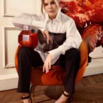 Eloise van Oranje Instagram – kleine throwback: ik kan nog steeds niet geloven dat ik in een @viktorandrolf_fragrances campagne zat voor de Flowerbomb Tiger Lily 🌺🌺🌺 deze parfum is trouwens een super moederdag cadeau ;) te halen bij @iciparisxlnl #flowerbombTigerLily advertentie*