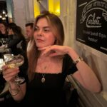 Eloise van Oranje Instagram – eerste maand zit er op sinds ik hier ben – en wat heb ik al genoten. elke ochtend word ik wakker en realiseer me ik weer hoe dankbaar ik ben om hier te zitten 🌟🌟
deze maand komen er allemaal mensen uit NL hier naartoe, wat lekker druk maar gezellig is :)
als jullie trouwens nog leuke tips hebben, laat ze vooral weten!!