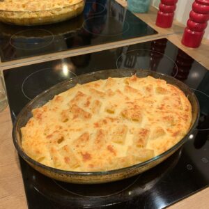 Elsa Fayer Instagram - Menu du soir : Poêlée de légumes de saison et et et gratin de pâtes !!! Ah ah pas folle ! Et vous ? Bon appétit à tous !#tousalamaison #tousensemble ❤️