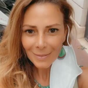 Elsa Fayer Instagram - A tout de suite sur @tfxtv !!! 🤗🤗🤗 #10couplesparfaits
