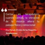 Elsa Punset Instagram - ¿Te has fijado en lo bien que sienta cantar? El “subidón”que produce cantar, solo o en grupo, surge de las endorfinas que generas, y que potencian la sensación de placer... y también de la oxitocina, que alivia la soledad y el estrés... El placer que nos da cantar- sobre todo cantar en grupo- podría ser la recompensa evolutiva de haber “salido de la cueva” y aprendido a colaborar con otras personas. ¡Así que canta!... en el coche, en la ducha, mientras cocinas o en un coro... ¡Pon la musica bien alta y canta por encima de la canción! Ah! Y no te juzgues al cantar porque cuanto más lo hagas, irás mejorando la afinación y sobre todo, ¡te relajarás, sonreirás y te sentirás mejor!🔆 #inteligenciaemocional #elsapunset #quote #reflexion #cantar