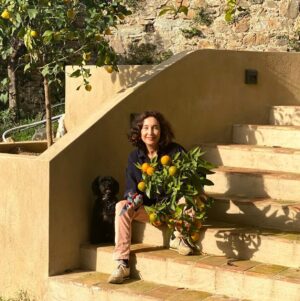 Elsa Punset Instagram - ¡Comienza el viaje!

La primera edición Consigue TUS METAS, transforma tu vida está a punto de empezar. 

Estoy feliz por la buena acogida que ha tenido este nuevo reto  en el  que me he embarcado y, desde aquí, quiero dar las gracias a todas las personas que se han sumado y que han decido iniciar conmigo este viaje. 

Decía Jim Rohn… “Crea un plan para tu vida, porque si no vivirás el plan de otra persona”. 

Y eso es justo lo que vamos a hacer. 

Consigue TUS METAS, transforma tu vida es un curso online que he creado porque sé lo difícil que es definir, perseguir y cumplir nuestras metas y sueños.

Quisiera que cuando termines este curso éste te sirva para avanzar hacia una forma más consciente, más deliberada de tomar decisiones y de alcanzar tus propósitos.

Más información en la bio 👆

¡Empezamos!