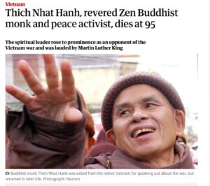 Elsa Punset Instagram - Ha muerto a los 95 años Thich Nhat Hanh, el gran maestro budista que decía que los humanos deberíamos “caminar como si besásemos la Tierra.” Una imagen magnífica que necesitamos más que nunca