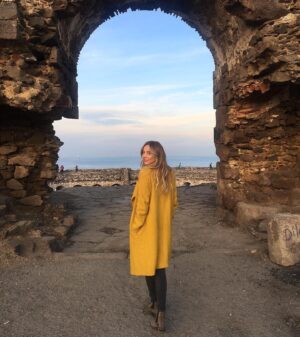 Elvan Dişli Instagram - Yeni bir yıla, yeni bir yola doğru... Adım adım... #2020 güzel gelsin🙏🏻