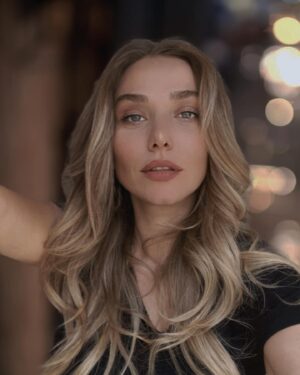 Elvan Dişli Instagram - Kararsız kaldım , ikizler olmak da biraz bunu gerektirir 🤷‍♀️
