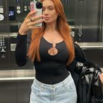 Elz The Witch Instagram - loved a mirror photo since 2011 🤳🏽➡️